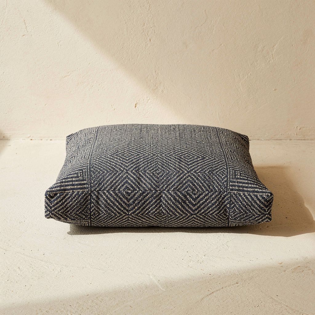Floor cushion